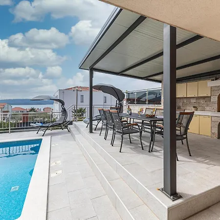 5 Bedroom Amazing In Okrug Gornji Holiday home Trogir